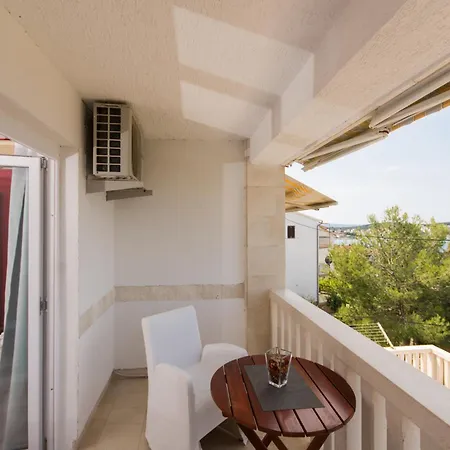 103 * Τρογκίρ